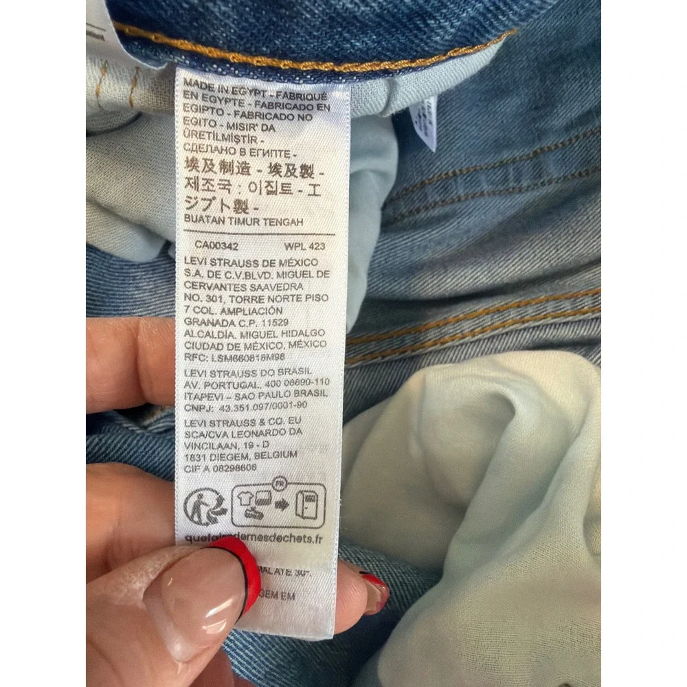Levi's 501 Men's 32x32 Medium Wash Straight Leg Button Fly Jeans Red Tab